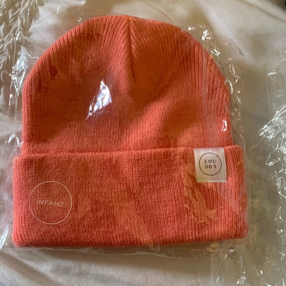 EVERYTHING with tags. From Carters.. - Picture 6 of 6